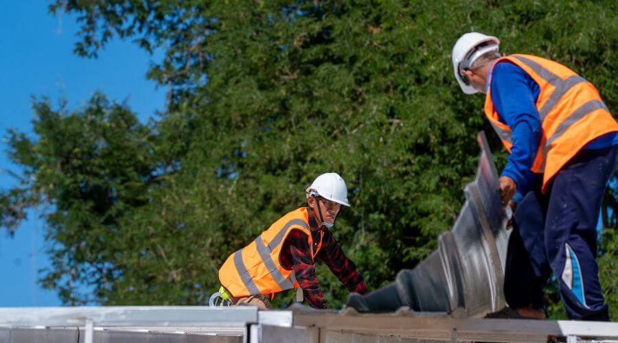 Professional gutter cleaning in Hammond, WI